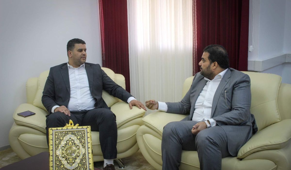 وكيل وزارة النفط والغاز يجتمع مع وكيل وزارة الداخلية للشئون الفنية للتأكيد على أهمية حل الاعتصامات بالطرق السلمية