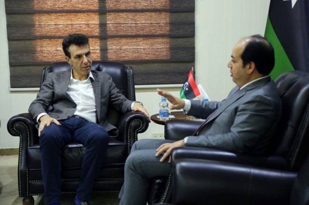 الثني يخصص قرابة 20 مليون دينار لتنفيذ عدد من الطرق ببلدية طبرق