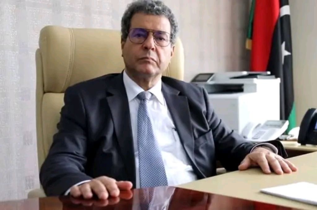 "أبو فناس": عدم فتح اعتمادات مالية للاستيراد أحد أسباب إنخفاض عدد الحاويات المفرغة والمشحونة