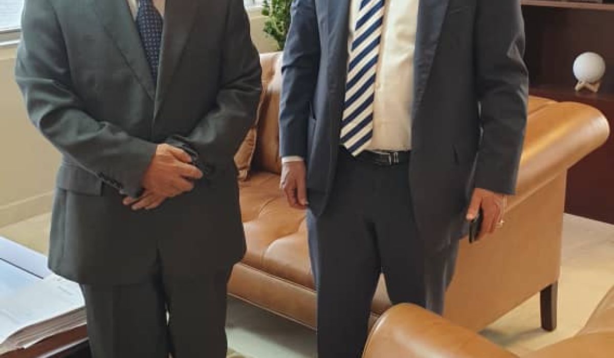 رئيس لجنة الإدارة لشركة الواحة للنفط يجتمع مع رئيس لجنة الإدارة بشركة المبروك للعمليات النفطية