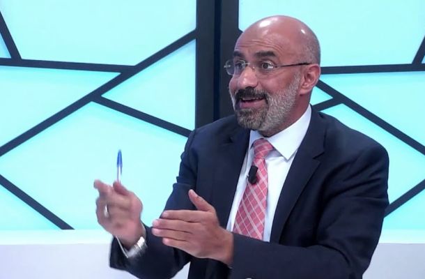 خاص.. حسني بي معلقاً على ارتفاع الدولار: "خضة سوق".. ويقدم للمركزي الحلول