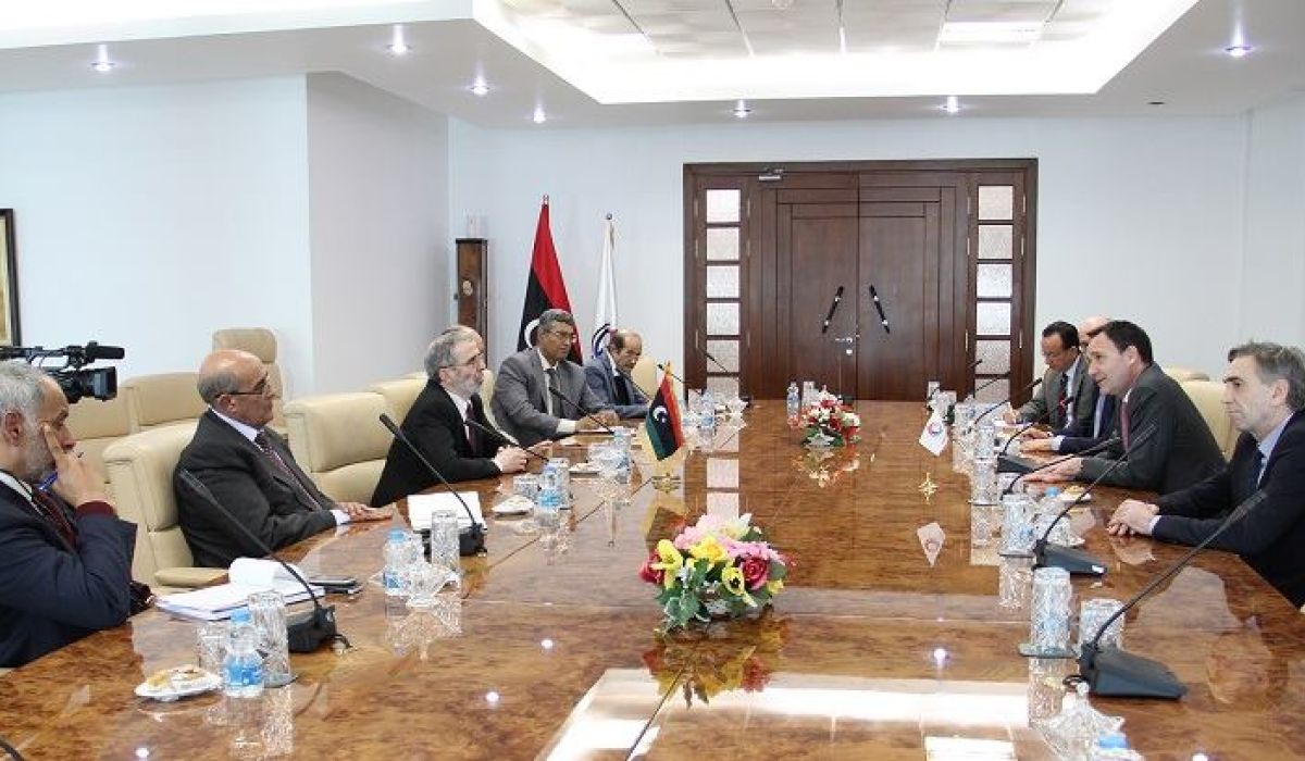 تعزيز التعاون المشترك بين المؤسسة الوطنية للنفط وشركة توتال الفرنسية