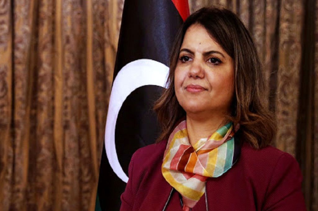 الديوان يقوم بحملة تطعيم ضد فايروس كورونا بمركز المدينة الرياضية