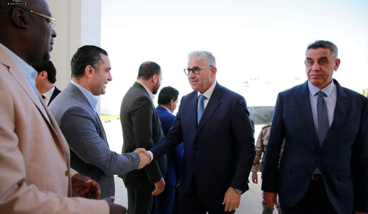 رئيس الحكومة الليبية يزور ديوان مجلس الوزراء ببنغازي