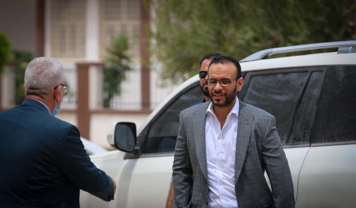 رغم ايقافه بتهم فساد ... المدعي العام العسكري يمنح "محمد هيثم" الإذن بالسفر