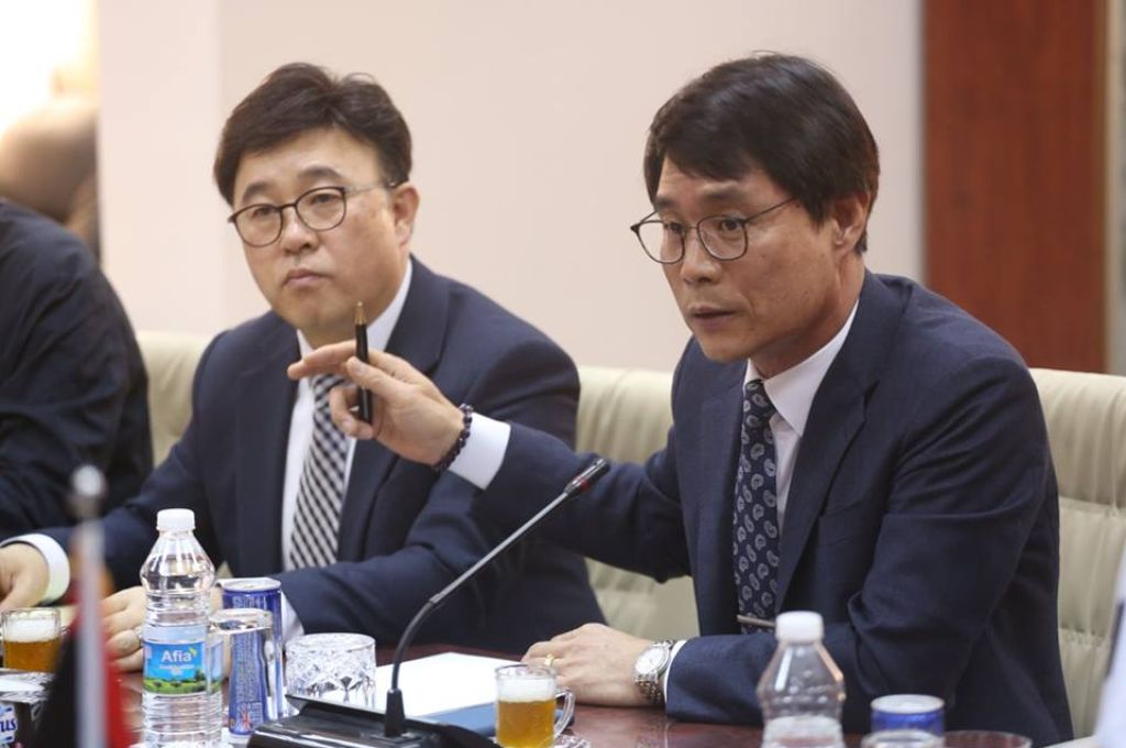 شركات كورية تزور ليبيا لوضع جدول زمني لاستئناف العمل بالمشاريع المتوقفة