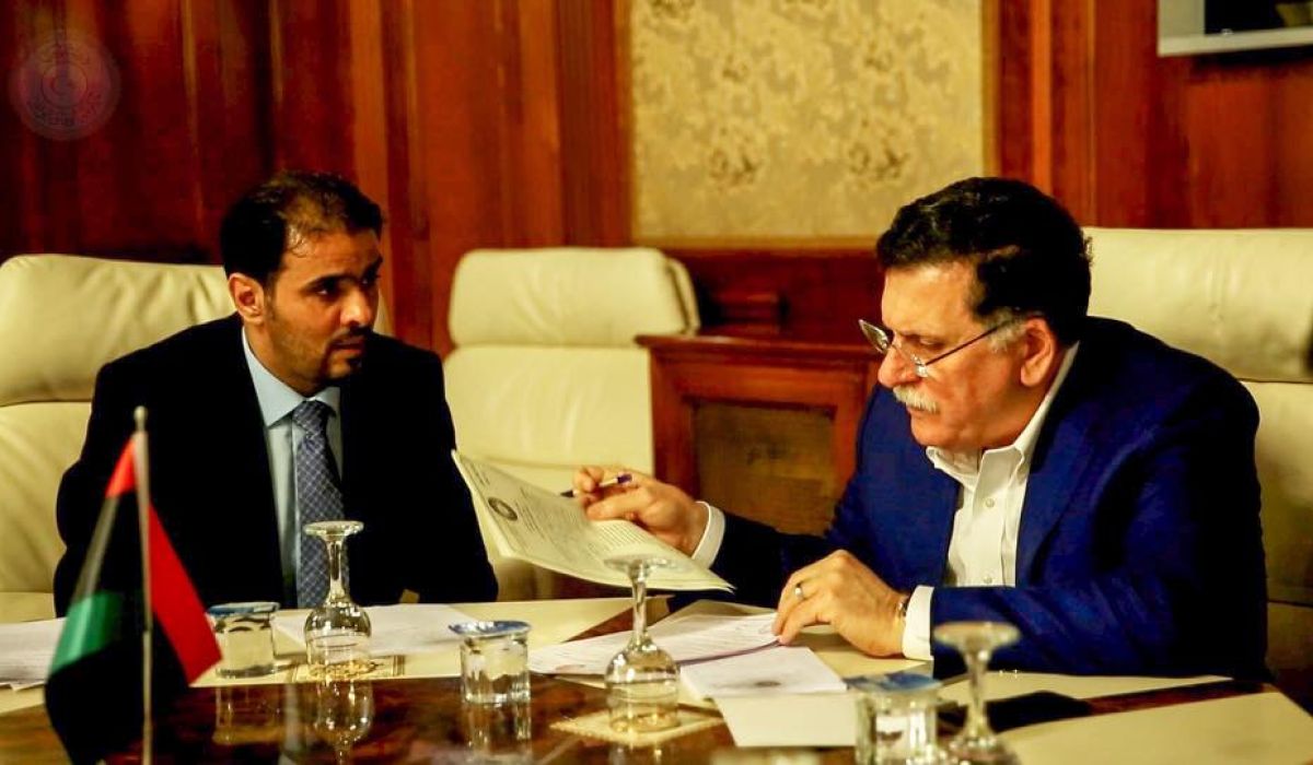 السراج يبحث مع وزير المالية تداعيات إغلاق الموانئ النفطية على الاقتصاد الوطني والإصلاحات الاقتصادية