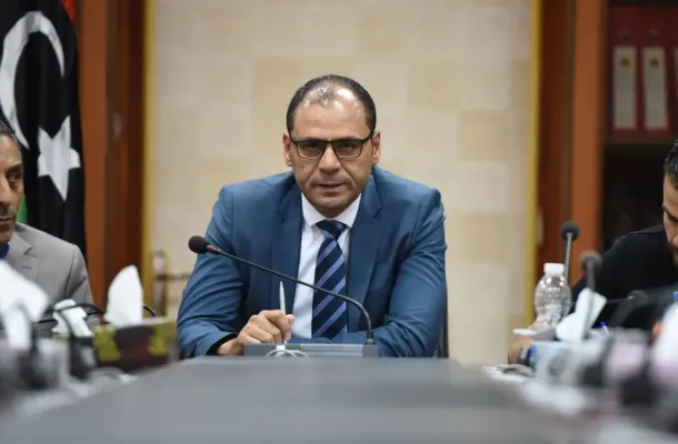 خاص.. "الغويل" لصدى: الحكومة بررت تأخر دفع الرواتب وسببه الإجراءات الروتينية كل بداية سنة مالية