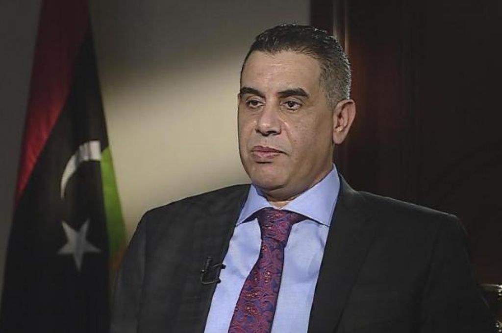 "ابوزهوة" يناقش تحسين مستوى شبكة الكهرباء