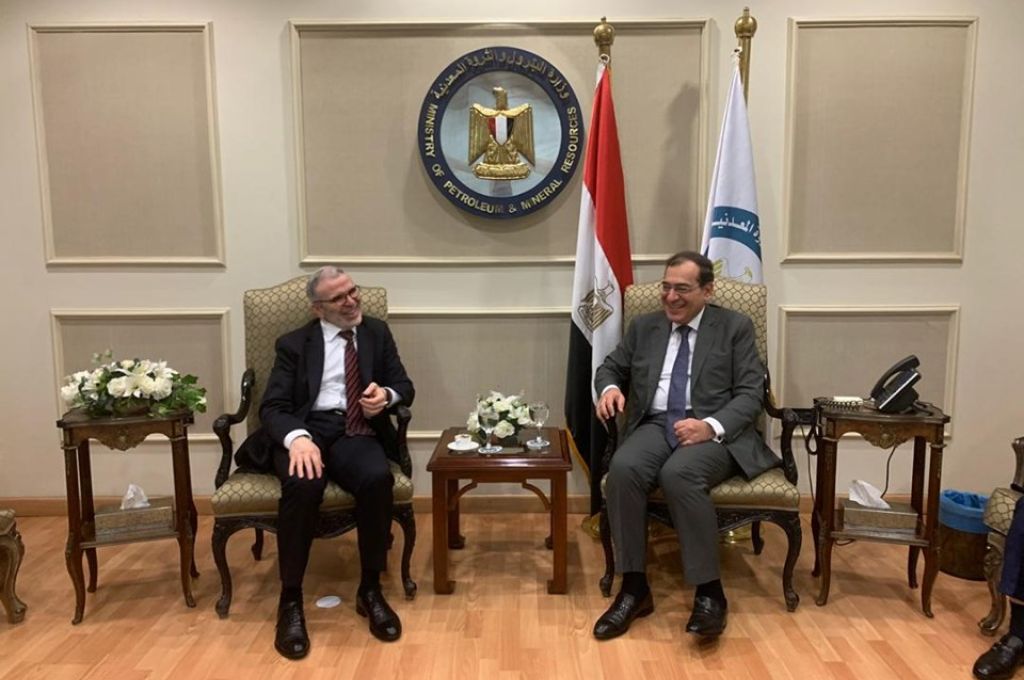 شركة الجوف للتقنية النفطية تجتمع مع شركة هاليبرتون لخدمات الطاقة