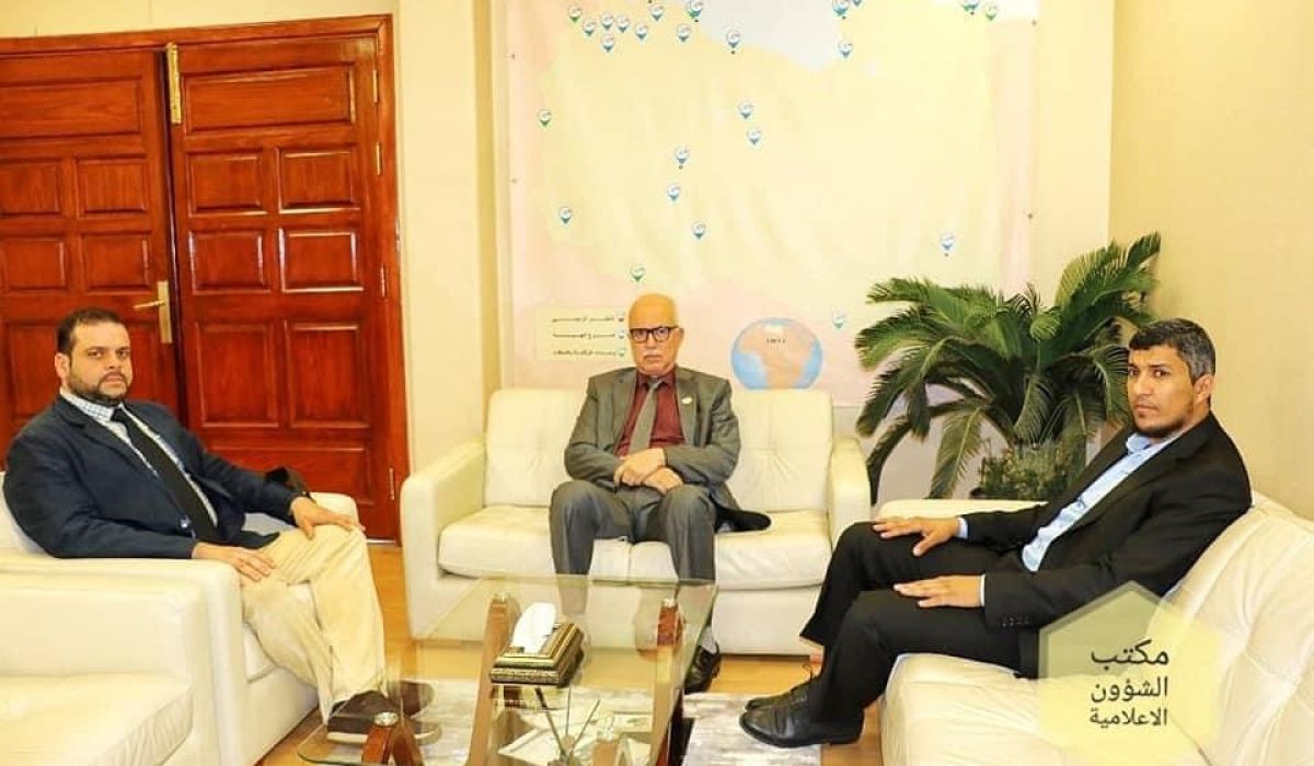 عميد بلدية سوق الجمعة يلتقي الشنطي لنقاش ملف عقود الشركات بالمنطقة