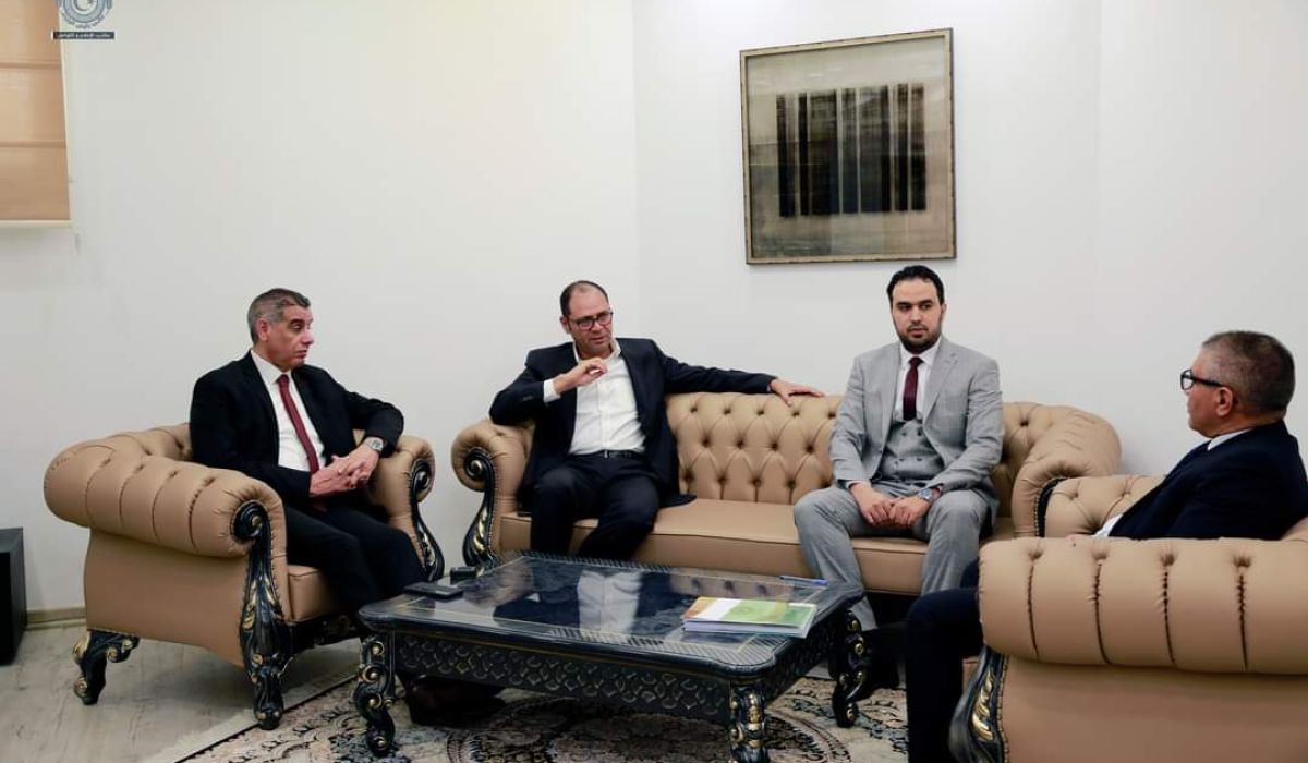 نائب رئيس مجلس وزراء الحكومة الليبية يبحث الإشكاليات والعراقيل التي تواجه هيئة التأمين الطبي