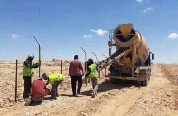 أول ناقلة تدخل ميناء الحريقة النفطي للتحميل بعد قرار رفع القوة القاهرة