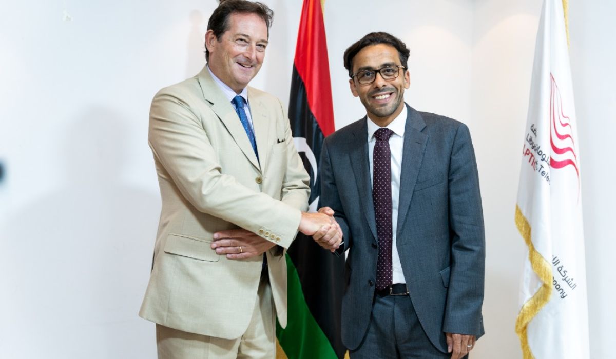 قرقاب يناقش مع السفير البريطاني آلية الاستفادة من التقنيات البريطانية في حماية الشبكة الالكترونية