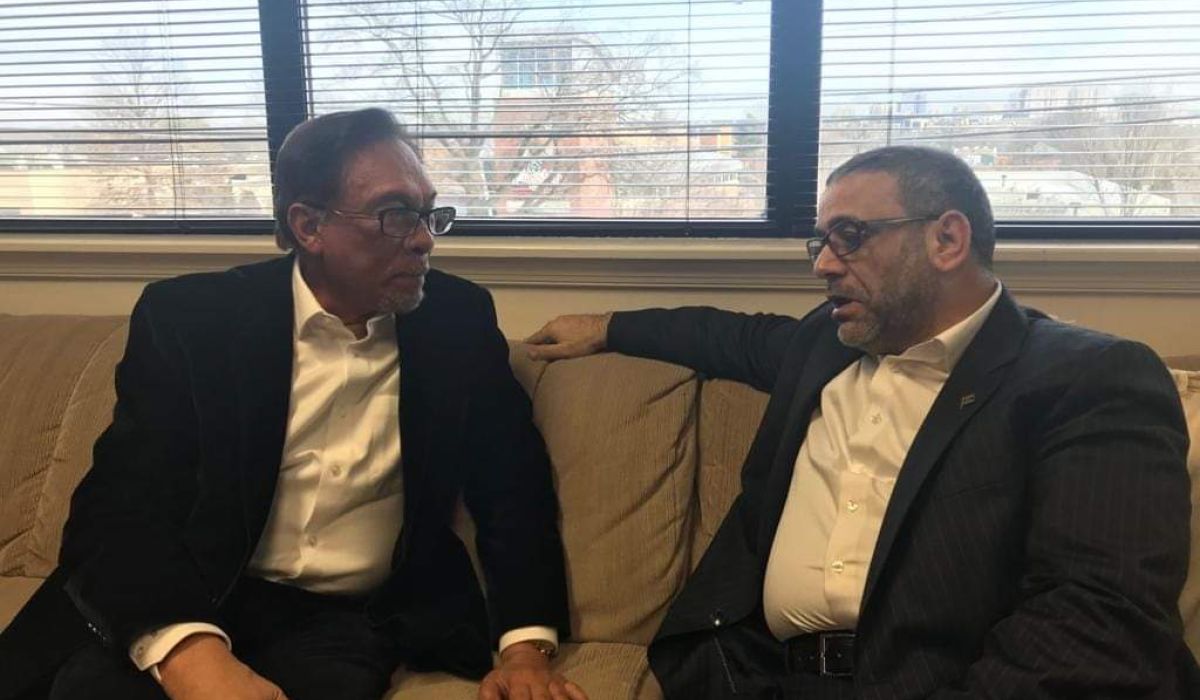 المشري يبحث مع رئيس وزراء ماليزيا السابق كيفية الاستفادة من تجربة النهضة الماليزية في ليبيا