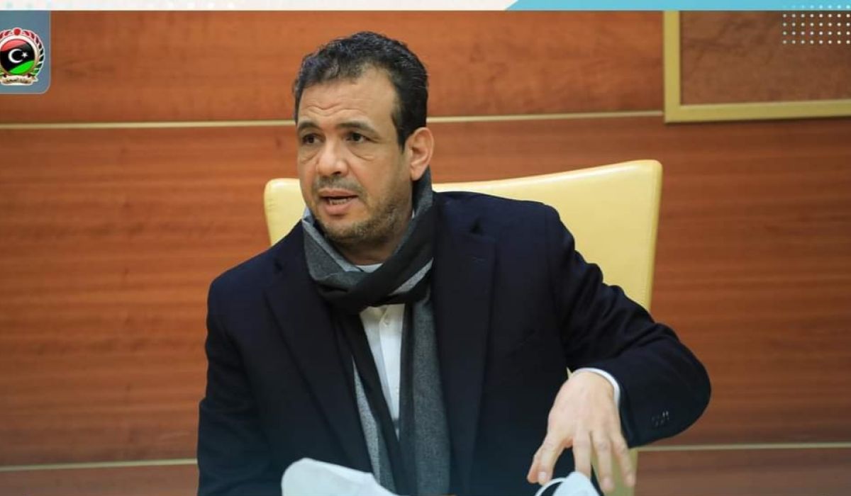 وزير الصحة المكلف يبحث خطة الوزارة والمؤسسات الصحية المعنية بمواجهة جائحة كورونا