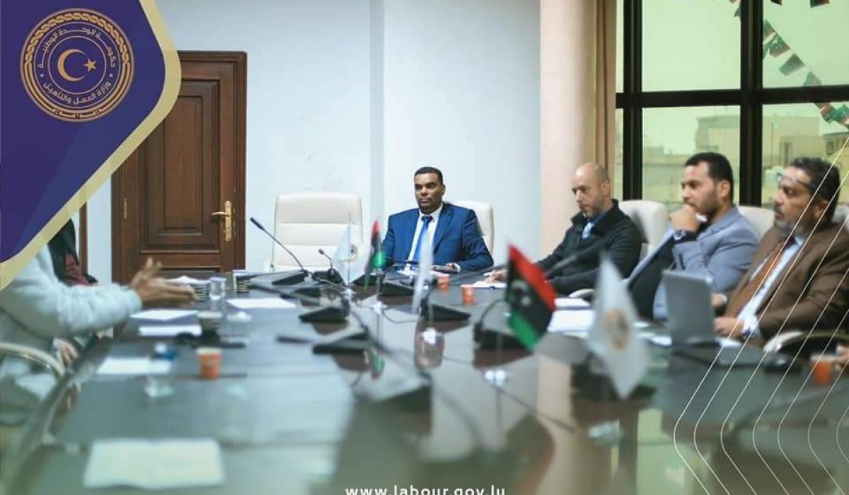 "العمل والتأهيل" تبحث الإجراءات اللازمة للربط الإلكتروني بين منصتي إجراءات ووافد
