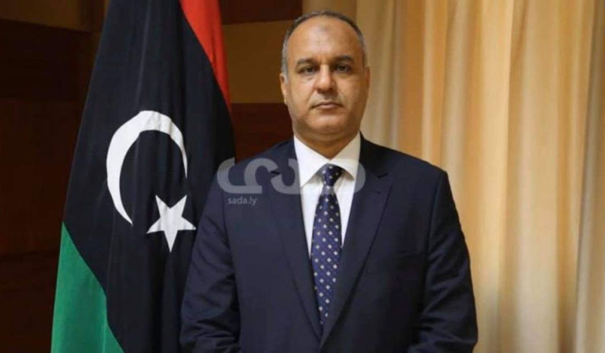 "العيساوي" يرد على الكبير: ليس لك الحق في توجيه السياسة التجارية ... وإجراءات المركزي أضرت بالاقتصاد