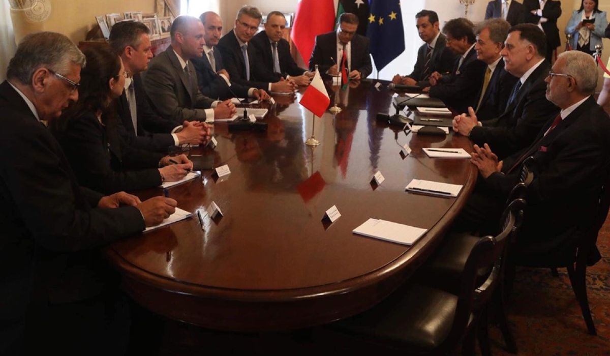 السراج يبحث مع رئيس الوزراء المالطي سبل التعاون المشترك واستئناف الرحلات الجوية بين البلدين