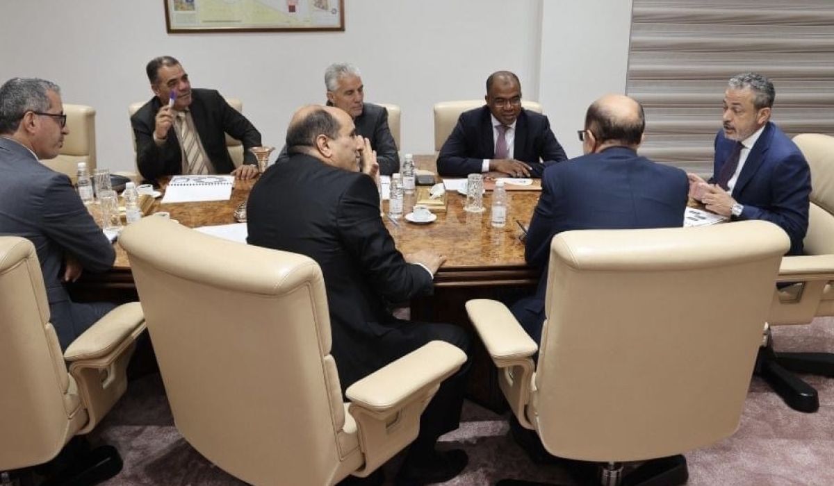 "بن قدارة" يجري اجتماعاً لوضع الاستراتيجية العامة لمؤسسة النفط ودراسة كيفية تطوير القطاع