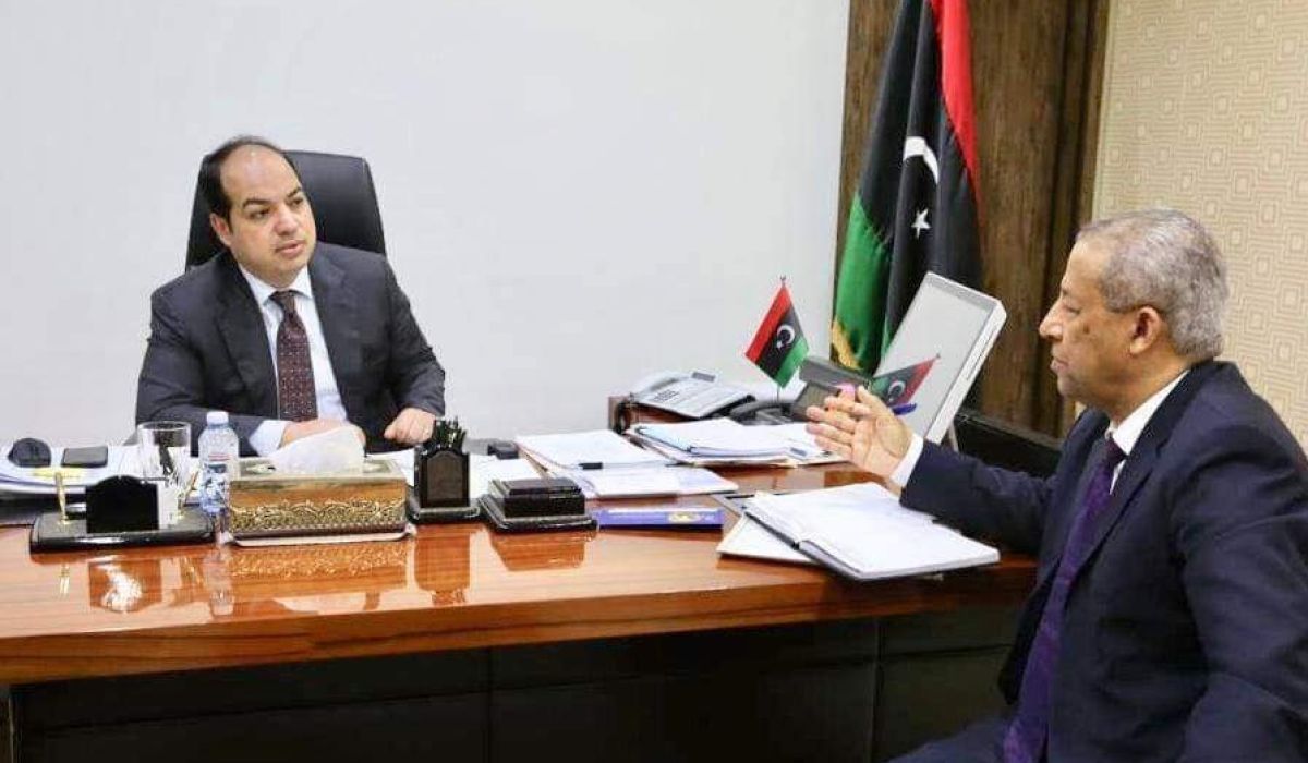 معيتيق يناقش مع وزير الحكم المحلي وإدارة جهاز تنفيذ المشروعات استئناف العمل في مشاريع الجنوب