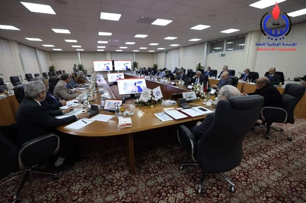 "القطراني" يجتمع مع وزير الإسكان والتعمير لمناقشة إعادة تفعيل عقود الإسكان الموقعة مع الشركات الأجنبية