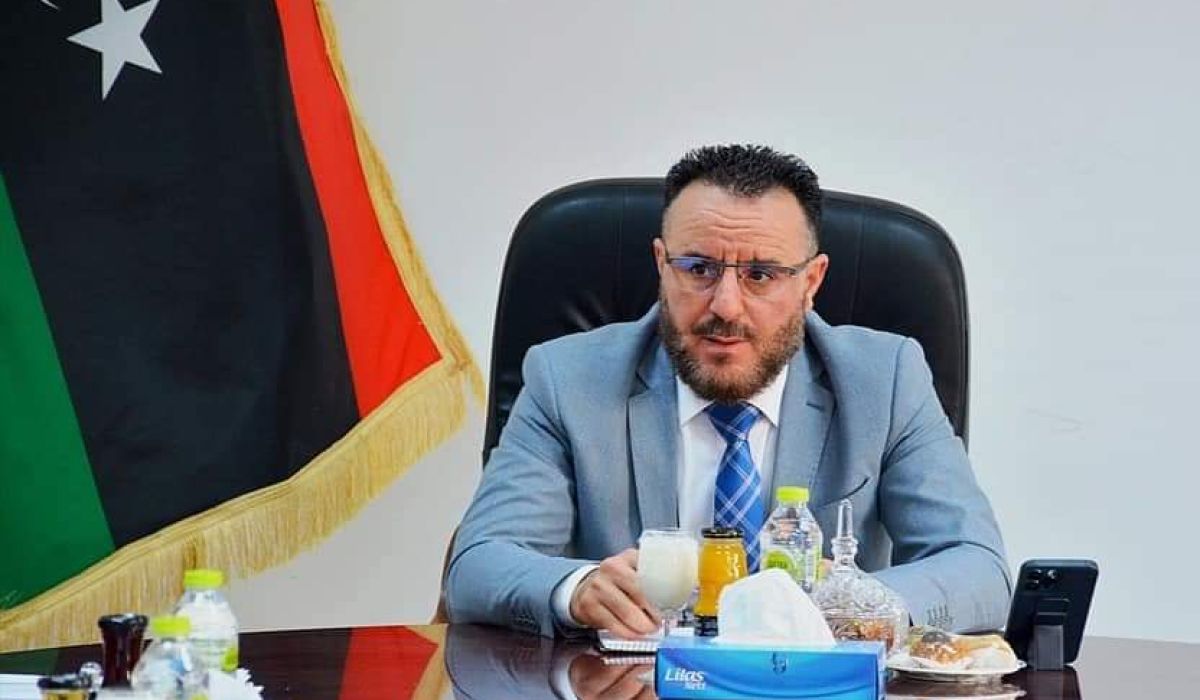 "أبوهيسة" يؤكد على دعم الصناعات المحلية وإعطاء نسب لشركاتهم في العقود التي تبرمها مؤسسات الدولة