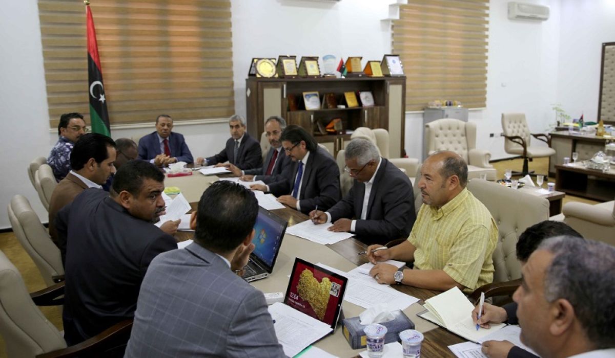 الثني يؤكد على ضرورة تنفيذ ما تعهد به من مشروعات بمدن غرب البلاد