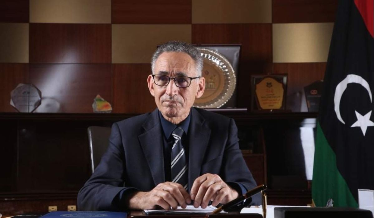 الحويج يشير إلى أن الوزارة ستقوم بتحديد أسعار السلع الغذائية والأساسية