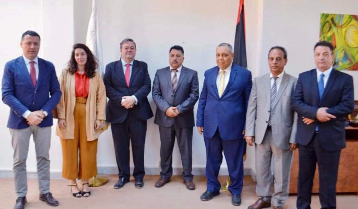"السيفاو" يبحث تعزيز التعاون فىي مجال تطوير التعليم التقني والفني مع سفير دولة إسبانيا