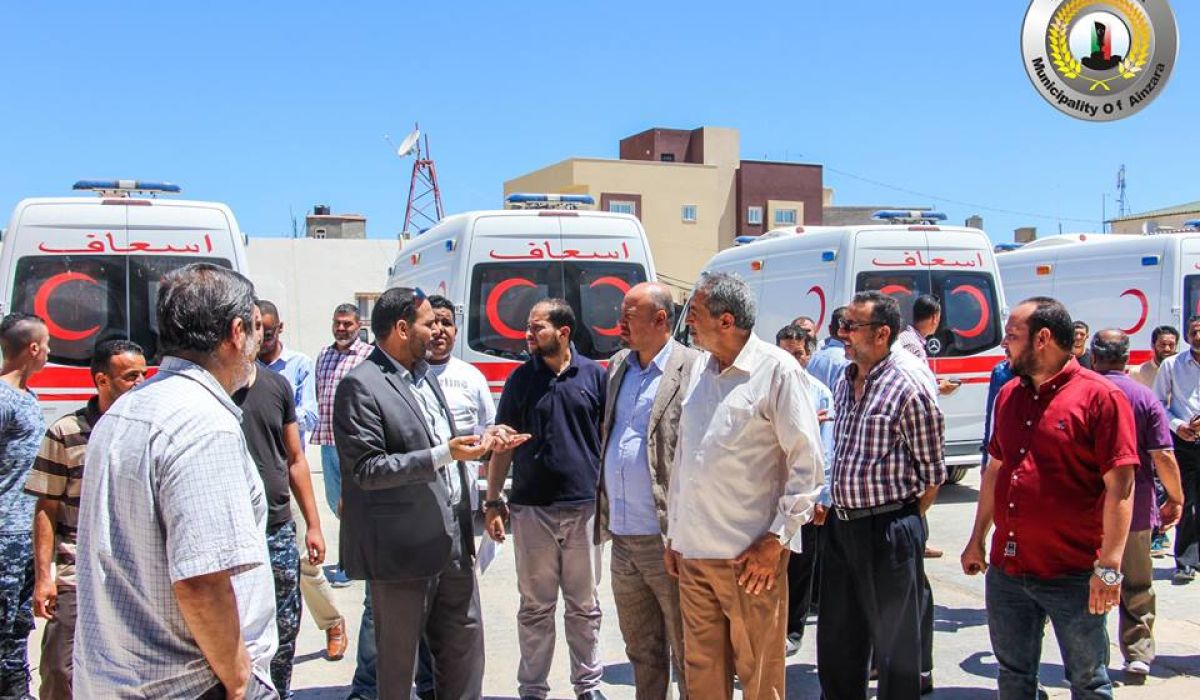 بلدية عين زارة تستلم عدد من سيارات الاسعاف