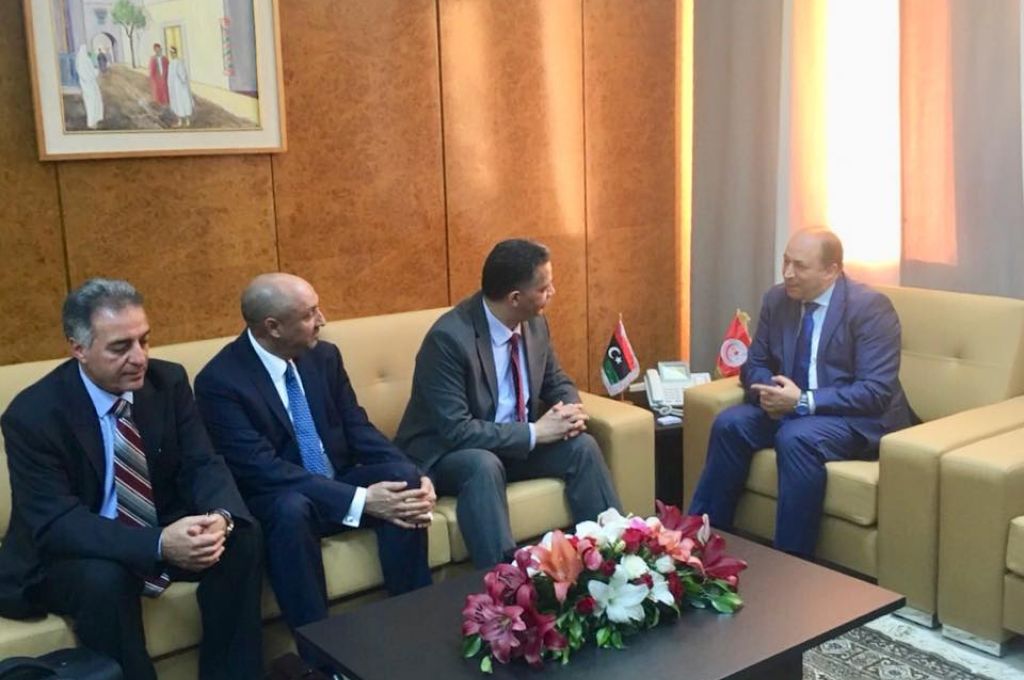 ضبط حاوية تحتوي على 9588 زجاجة خمر بميناء مصراتة البحري