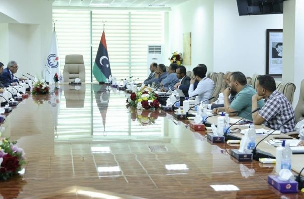 "عون" يناقش مع وزير الدولة بالثروة النفطية بجمهورية نيجيريا المخططات المستقبلية لشبكات نقل النفط والغاز بالقارة الأفريقية