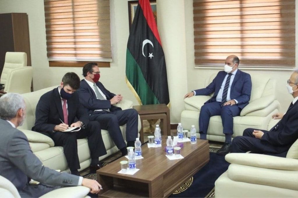 مصلحة المطارات تقيم دورة تدريبية لمكافحة حرائق الطائرات