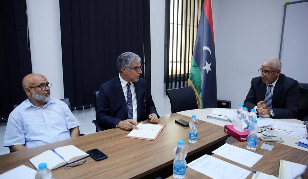 العامة للكهرباء تناقش كيفية إنتاج الطاقة الكهربائية بالطرق البديلة