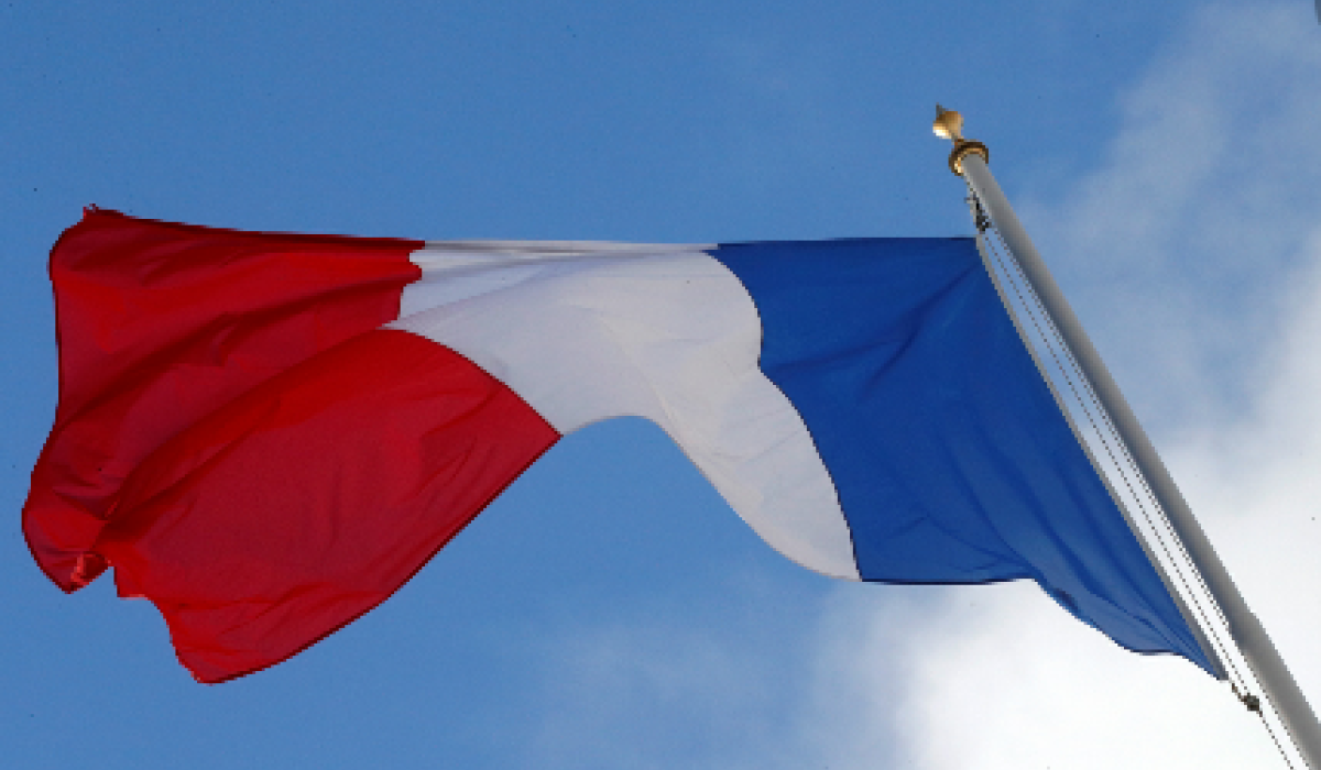 السفارة الفرنسية بليبيا تطالب استئناف انتاج النفط بشكل سريع