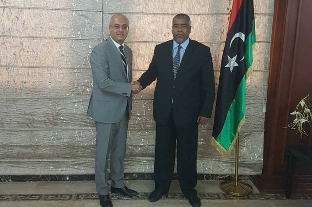 السفير التركي يناقش عودة الشركات التركية مع وزير الحكم المحلي بحكومة الوفاق