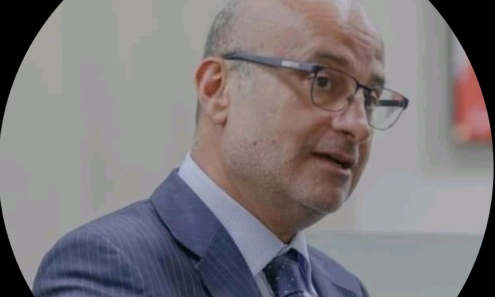 رداً على من يقول: "البقرة لما تطيح تكثر سكاكينها".. البوري يرد بالتفاصيل على علاقته المهنية والشخصية مع الصديق الكبير