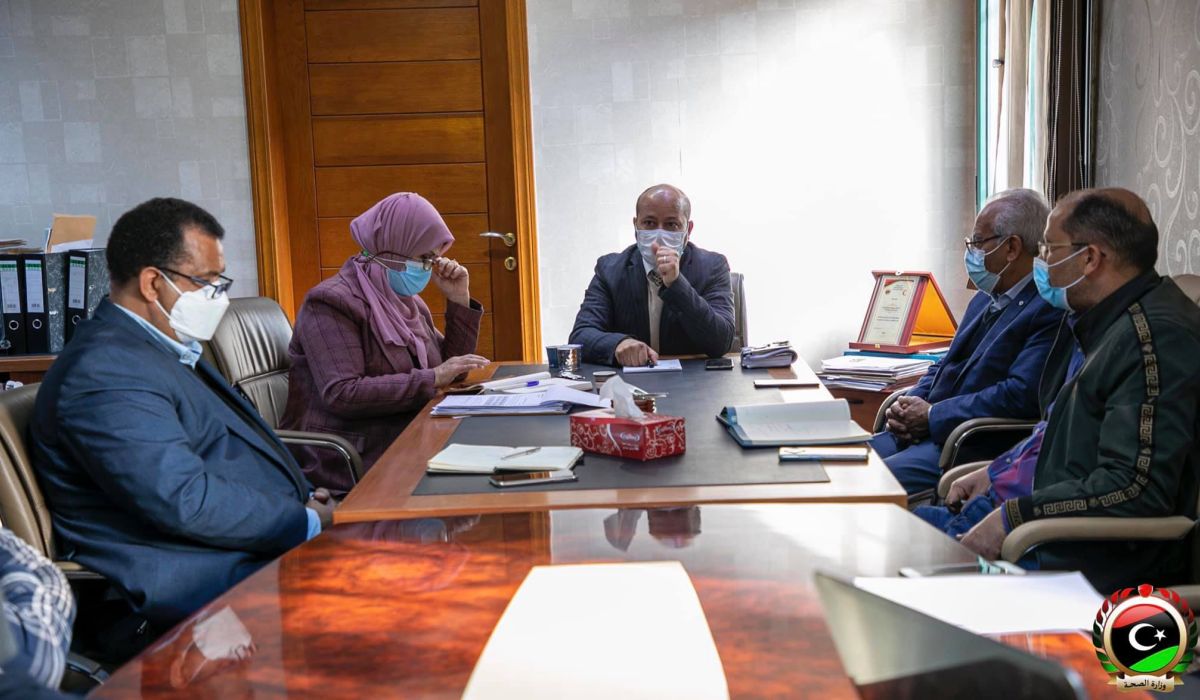 صحة الوفاق تبحث كيفية فتح اعتماد لتوريد مشغلات الكلى