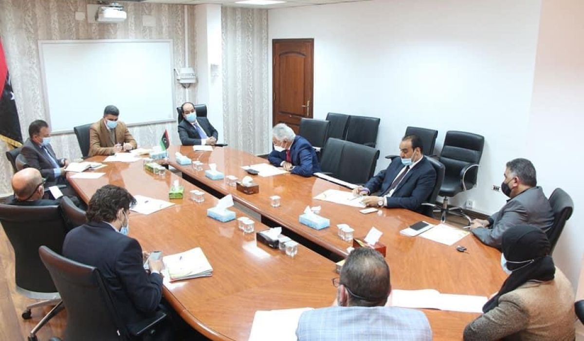 رئيس ديوان المحاسبة بطرابلس يناقش مع الجهات المختصة مسألة توريد لقاح كورونا واستخدامه