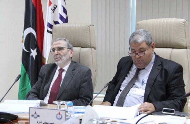 منح مبلغ 10 آلاف دينار لكل أسرة متضررة من نازحي تاورغاء من حريق مخيم السراج