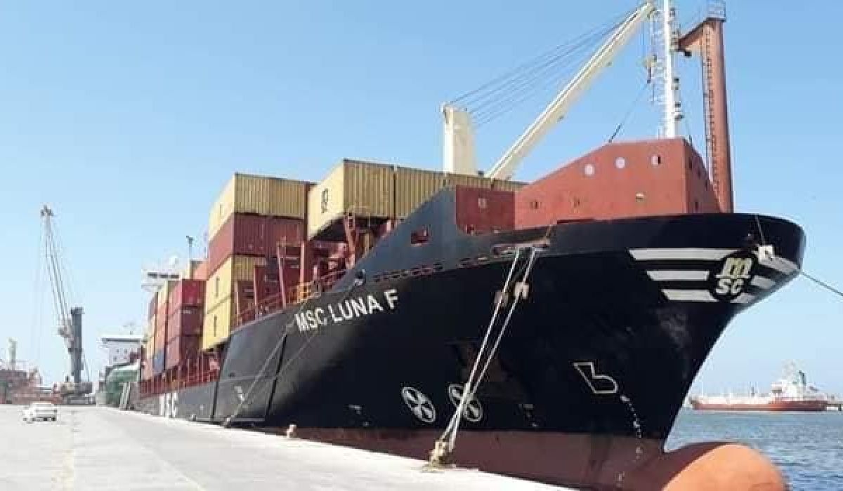 ميناء بنغازي يستقبل عدداً من سُفن نقل البضائع