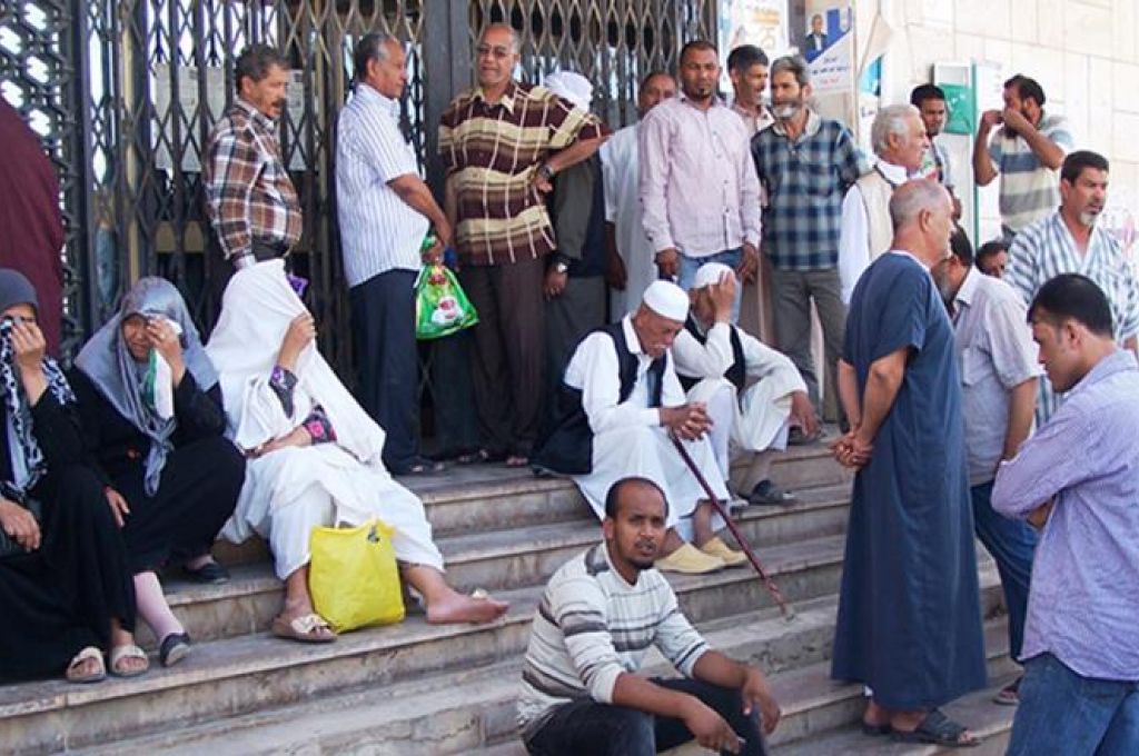 الوطنية للنفط: التحقيقات أثبتت أن قصفا كان وراء حريق مصحة النفط بطرابلس