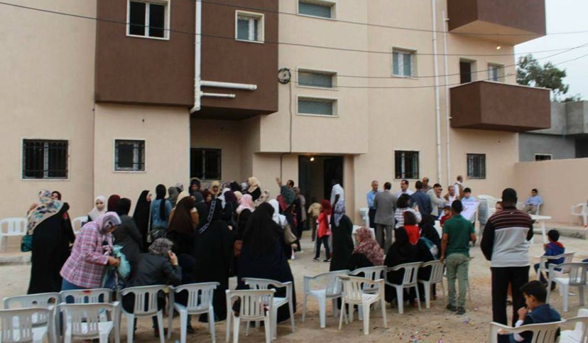 جمعية "قميرة الخيرة" تسلم شققا جاهزة للعائلات المحتاجة