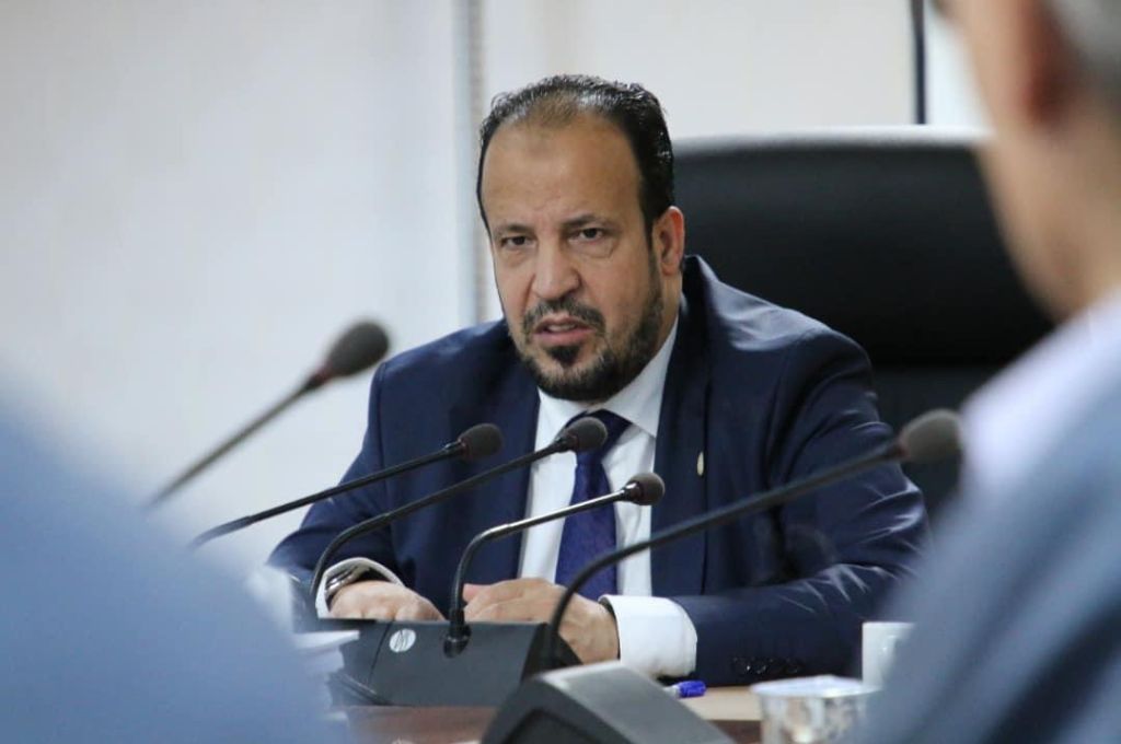 فريق مشروع السيولة بالمصرف المركزي يؤكد استمراره في إرسال شحنات إضافية لبعض المصارف..ويتوجه بالشكر لعدد من المسؤولين بها