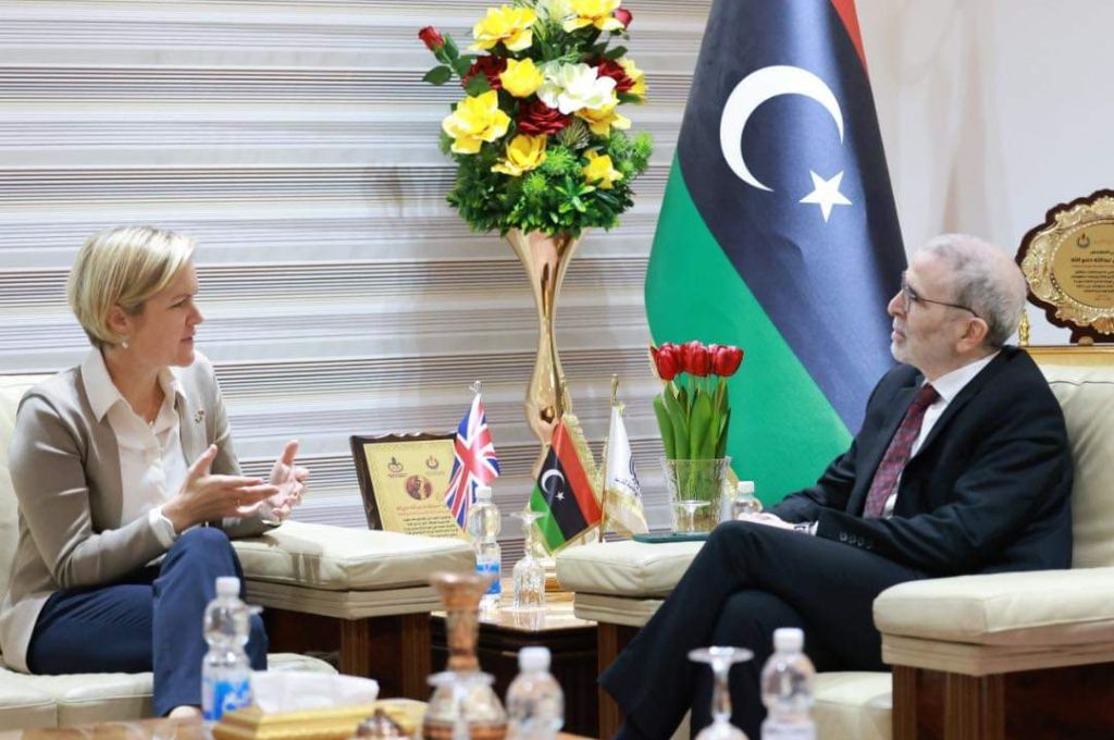 العمل والتأهيل تبحث ملف الباحثين عن العمل في بلدية عين زارة