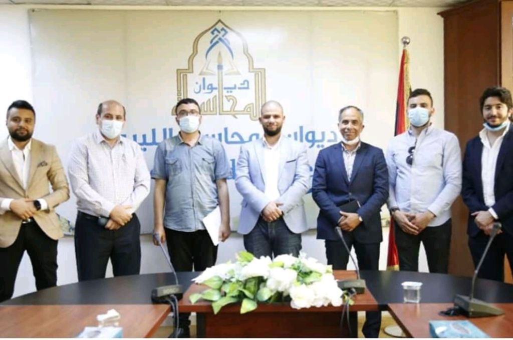 وكيل وزارة النفط والغاز يجتمع مع وكيل وزارة الداخلية للشئون الفنية للتأكيد على أهمية حل الاعتصامات بالطرق السلمية