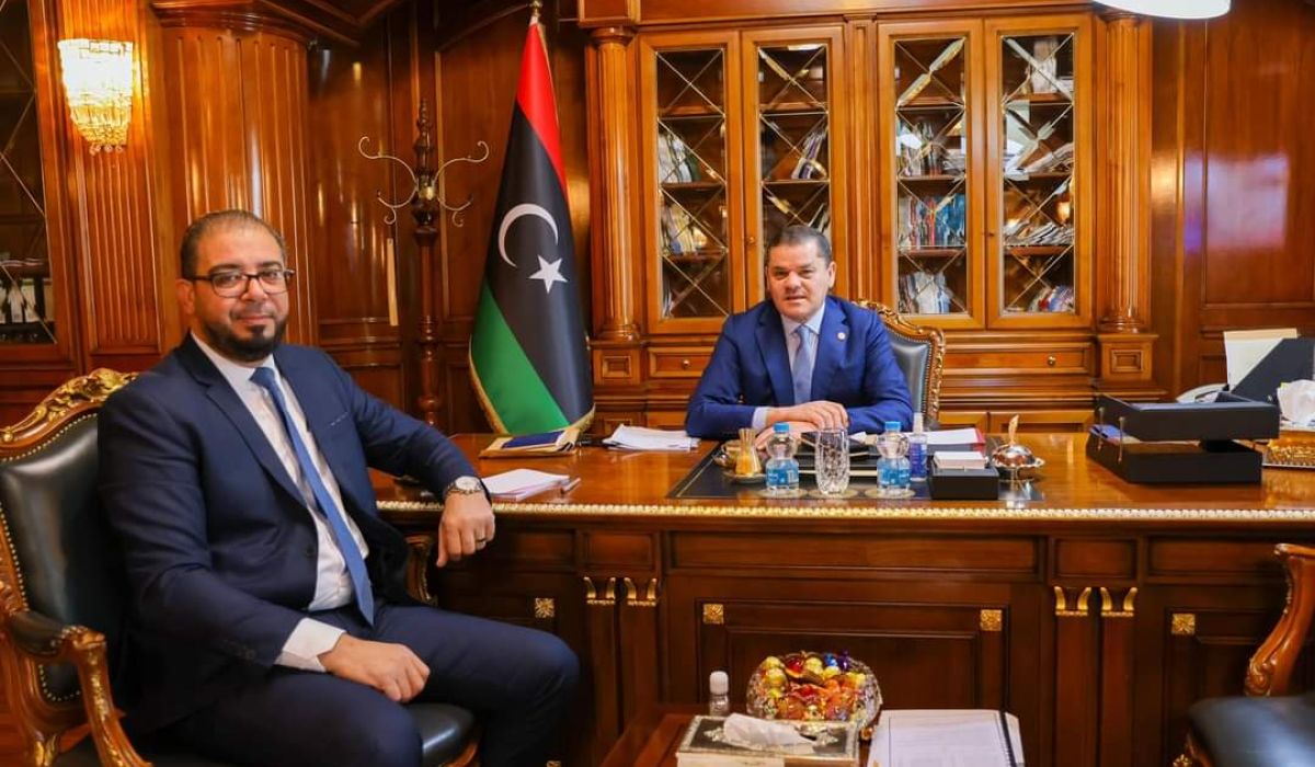 "الدبيبة" يبحث المقترح المقدم بشأن مكافآت العاملين بمراكز العزل