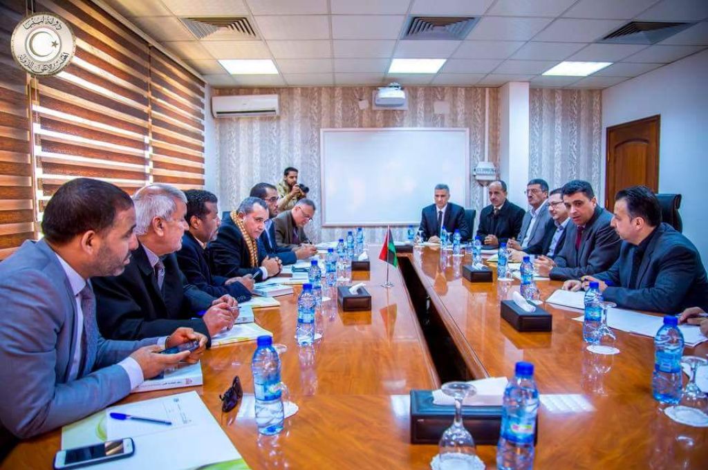مباشرة توزيع الوقود على المحطات من قبل مستودع مصراته النفطي