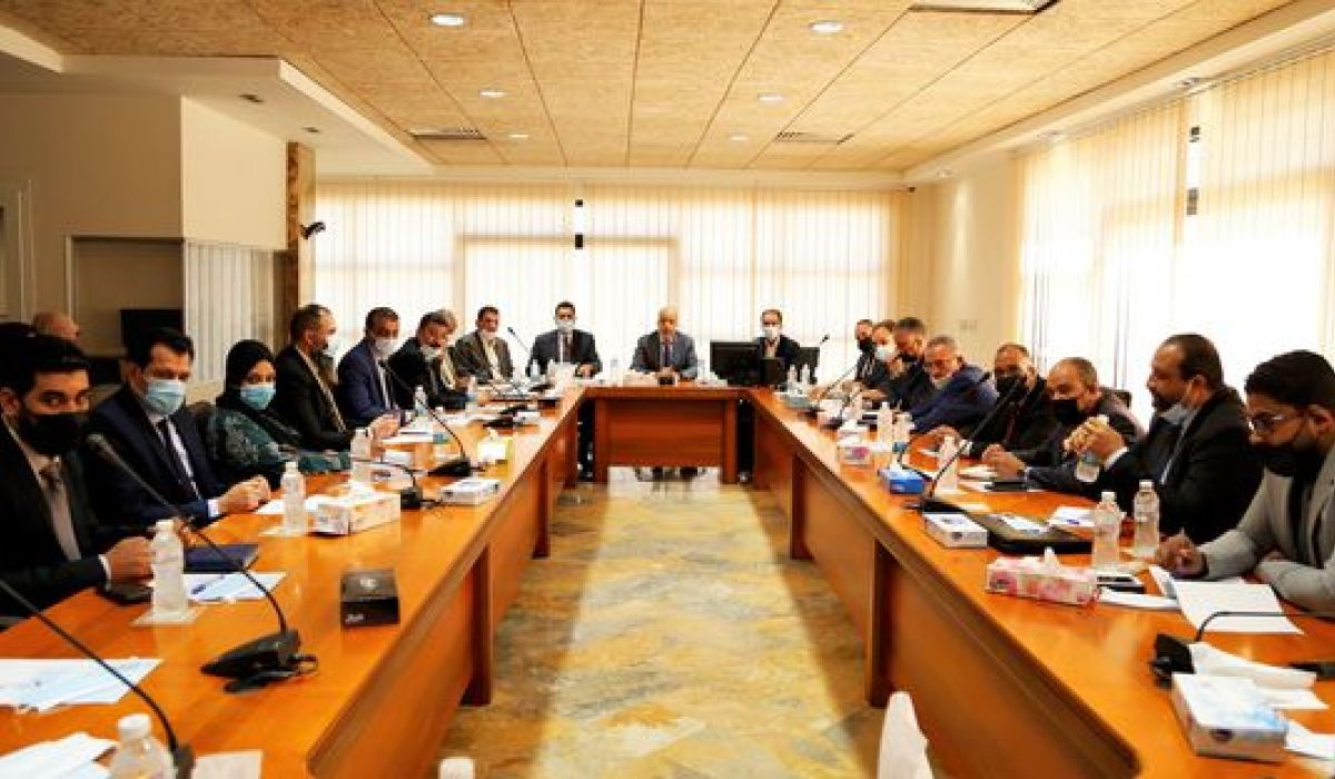 الكبير يجتمع مع إدارات المصارف والدفع الإلكتروني والمعاملات لمناقشة القضايا المتعلقة بتطوير القطاع المصرفي